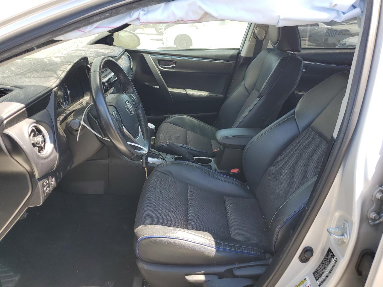 2017 Toyota Corolla L VIN: 5YFBURHE8HP696822 Lot: 65637045