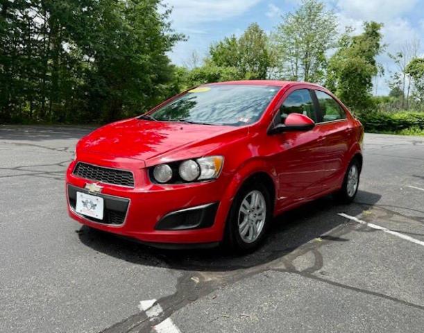 Sedans CHEVROLET SONIC 2012 Czerwony