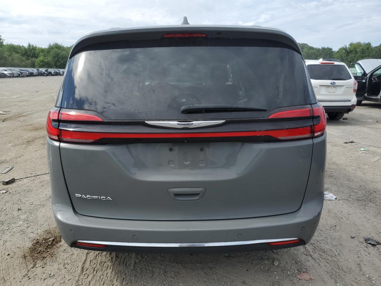 2022 Chrysler Pacifica Touring L VIN: 2C4RC1BG5NR136457 Lot: 64376625