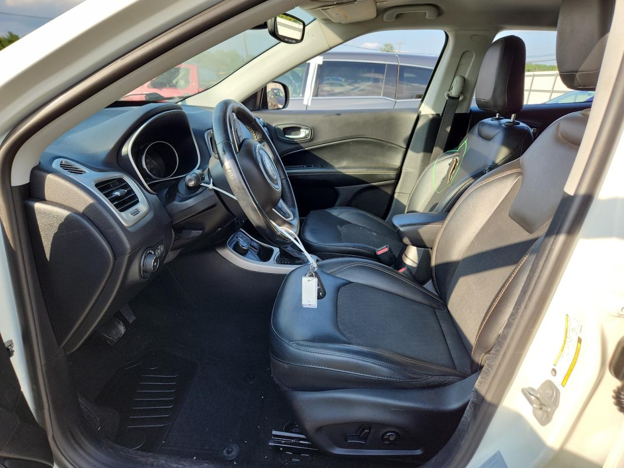 2017 Jeep Compass Latitude VIN: 3C4NJDBB7HT688733 Lot: 64588285