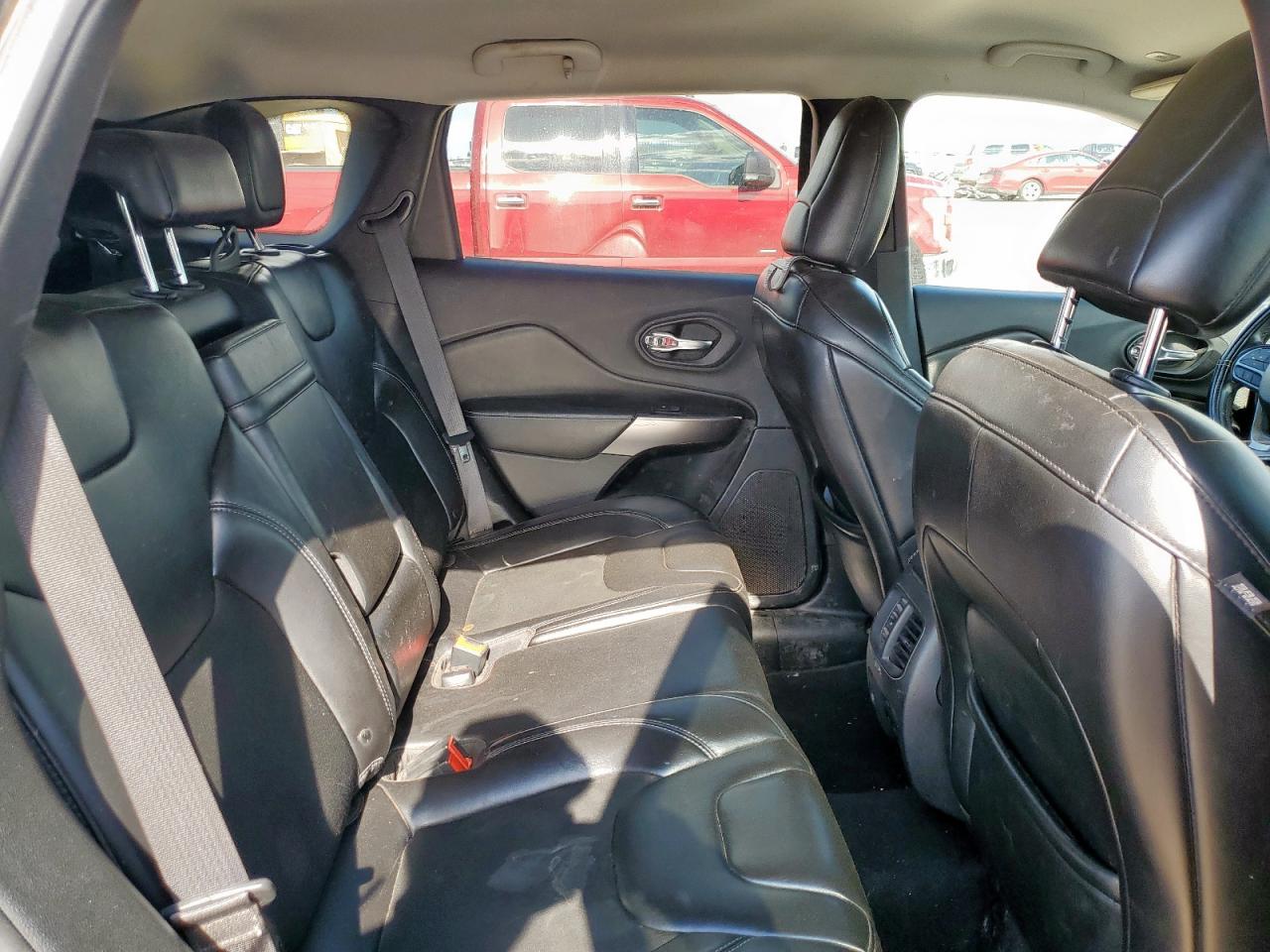 1c4pjllbxkd326958 1C4PJLLBXKD326958 2019 Jeep Cherokee Latitude Plus