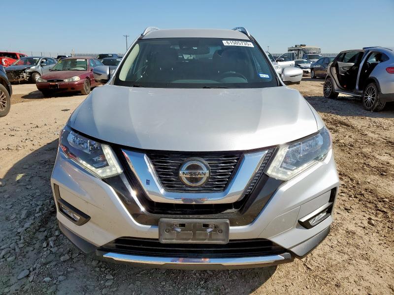  NISSAN ROGUE 2018 Серебристый
