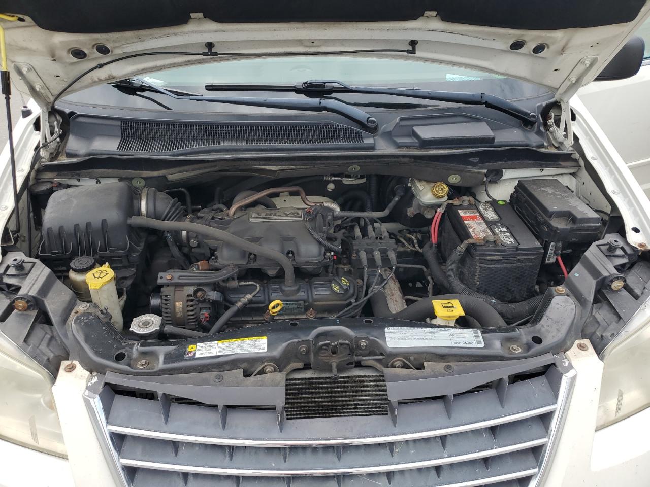 2010 Chrysler Town & Country Lx VIN: 2A4RR2D13AR381405 Lot: 64817935