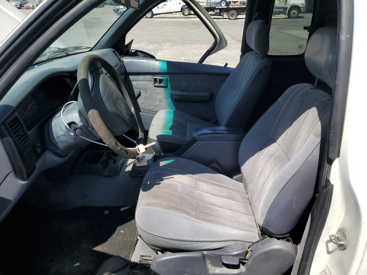 2000 Toyota Tacoma Xtracab VIN: 5TEVL52N3YZ707981 Lot: 62810435