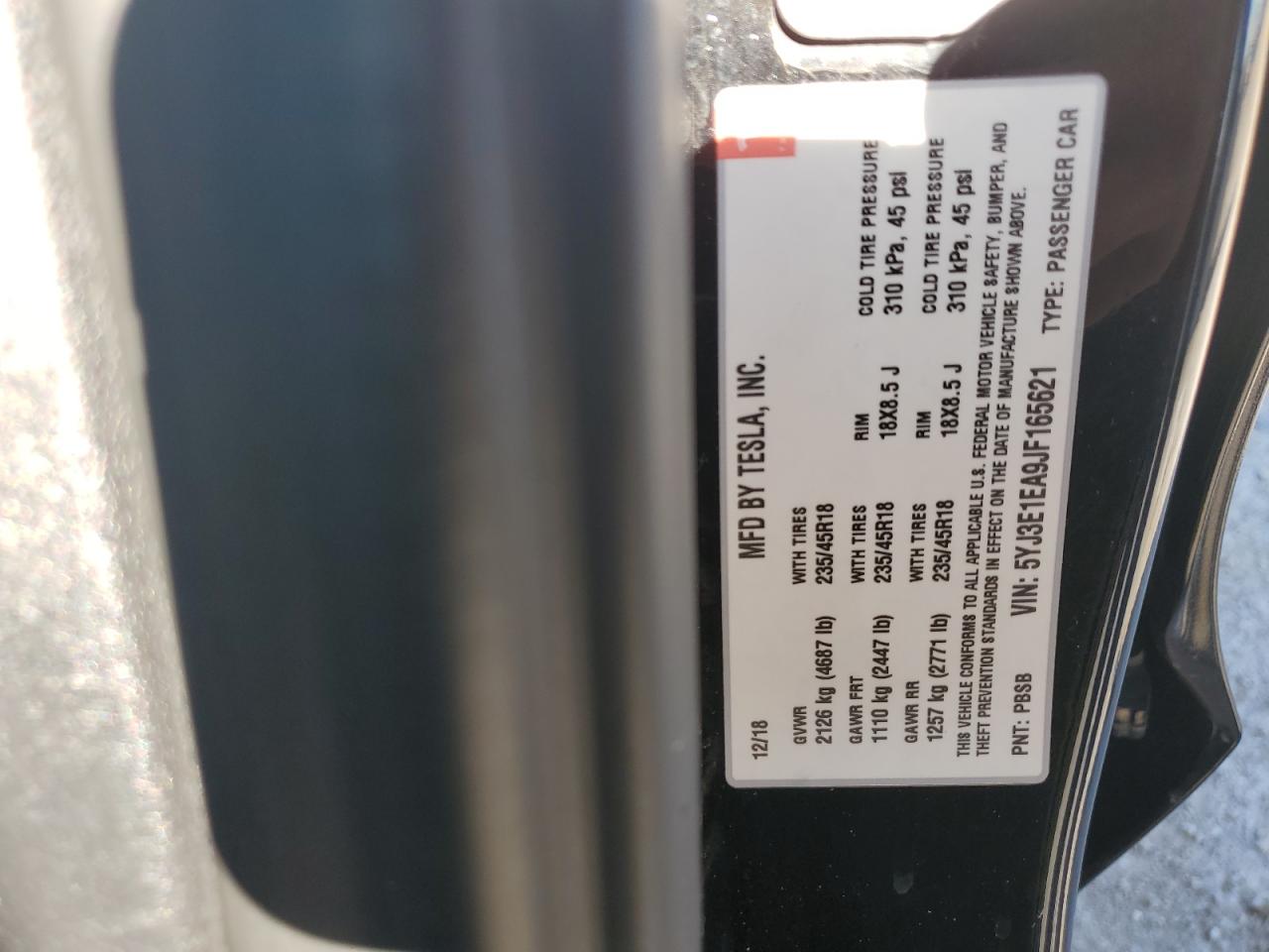 2018 Tesla Model 3 VIN: 5YJ3E1EA9JF165621 Lot: 63108195