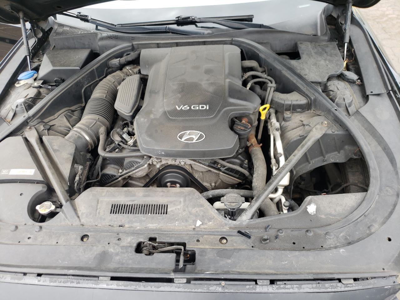 2015 Hyundai Genesis 3.8L VIN: KMHGN4JE8FU060333 Lot: 64053425