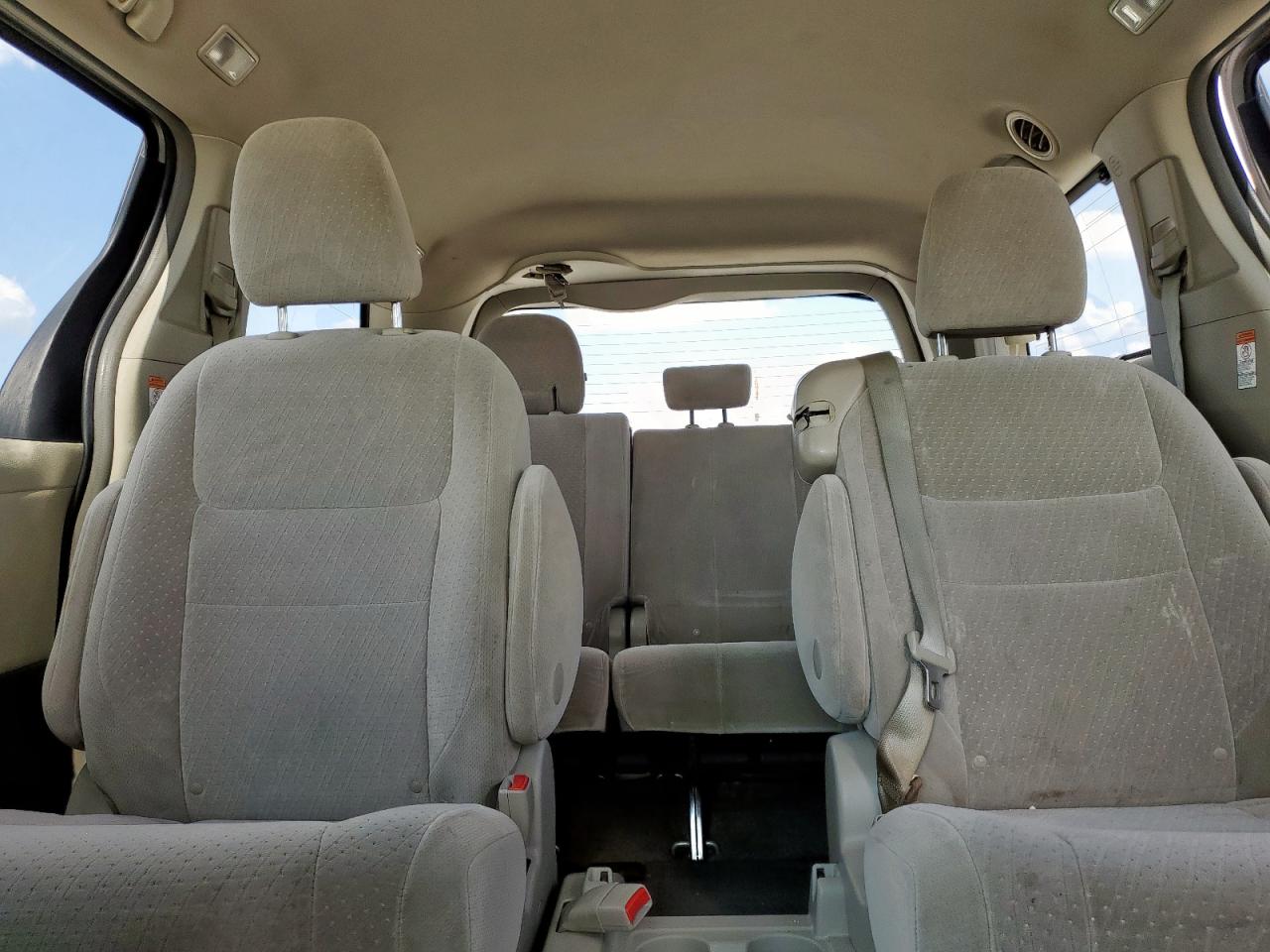 2015 Toyota Sienna Le VIN: 5TDKK3DC4FS552390 Lot: 64284755