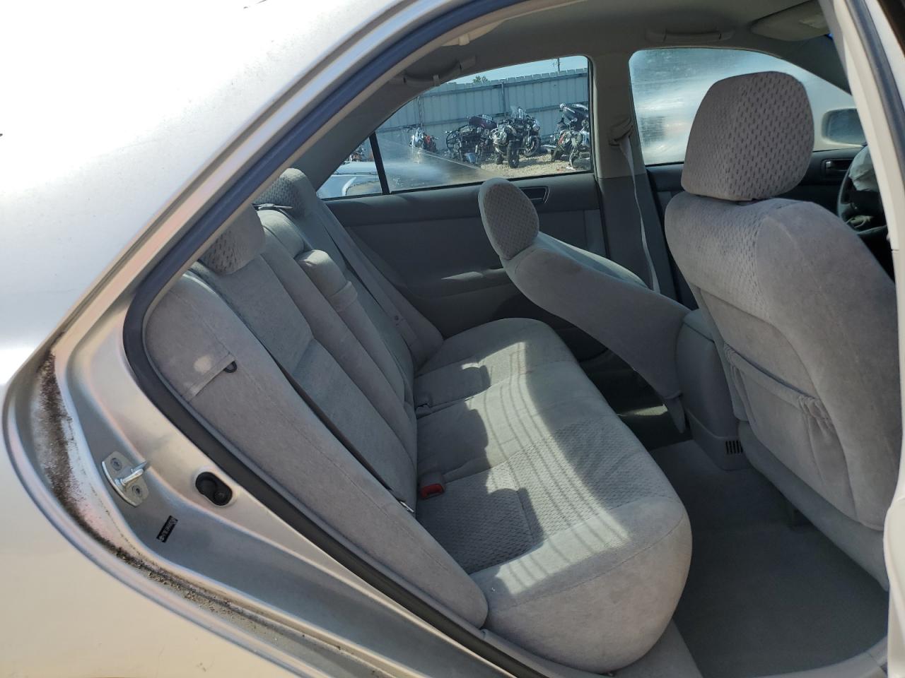 2004 Toyota Camry Le VIN: 4T1BE32K64U827408 Lot: 65544835