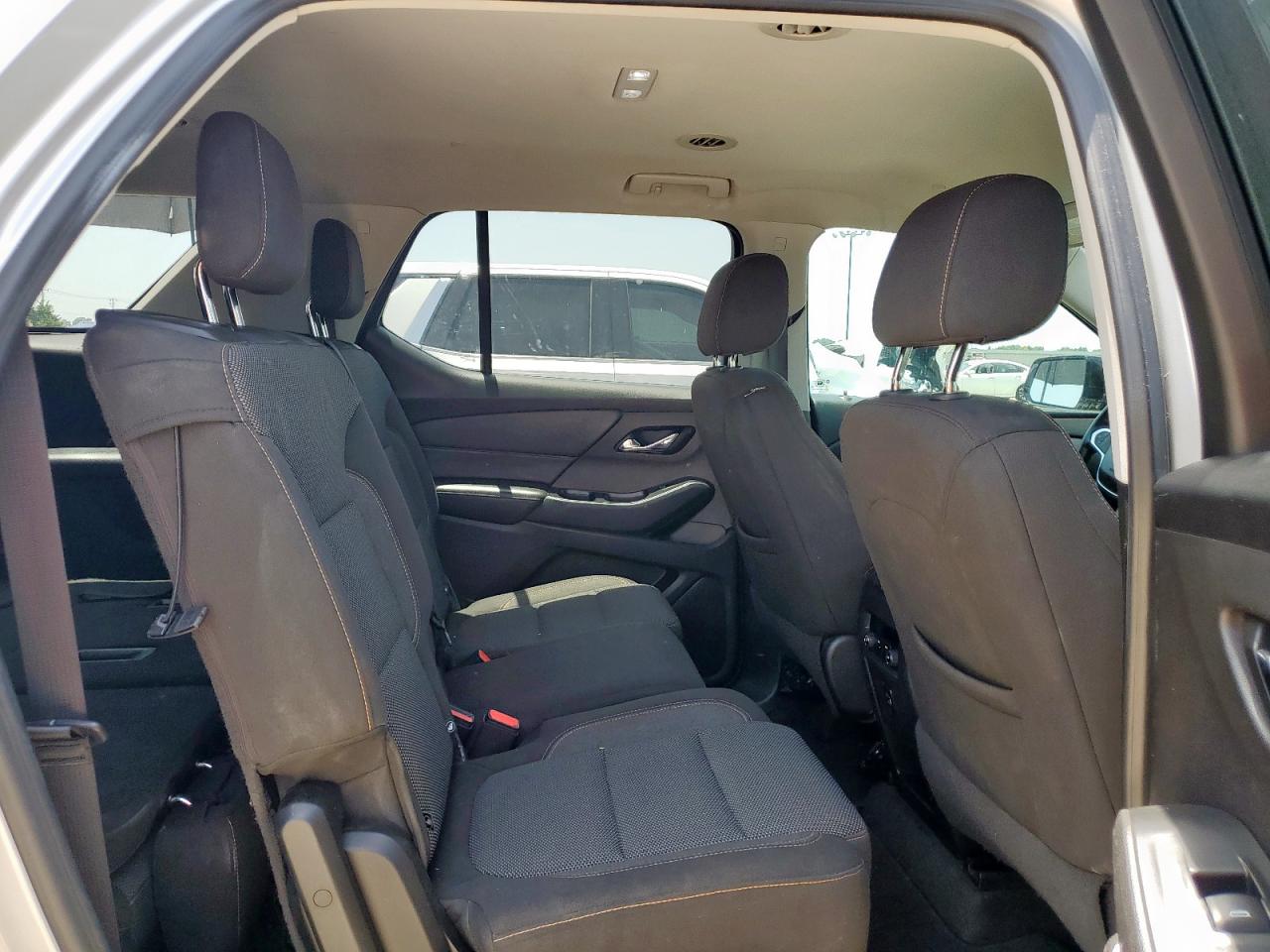 2018 Chevrolet Traverse Ls VIN: 1GNERFKWXJJ106197 Lot: 63582155