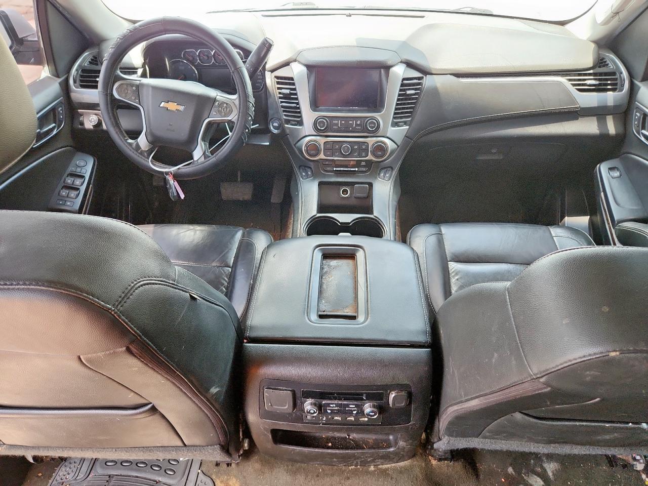 2018 Chevrolet Suburban C1500 Lt VIN: 1GNSCHKC3JR242923 Lot: 64665445