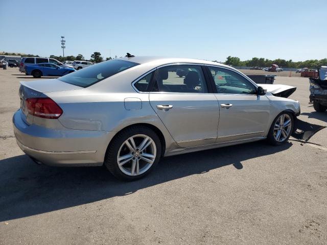  VOLKSWAGEN PASSAT 2014 Srebrny