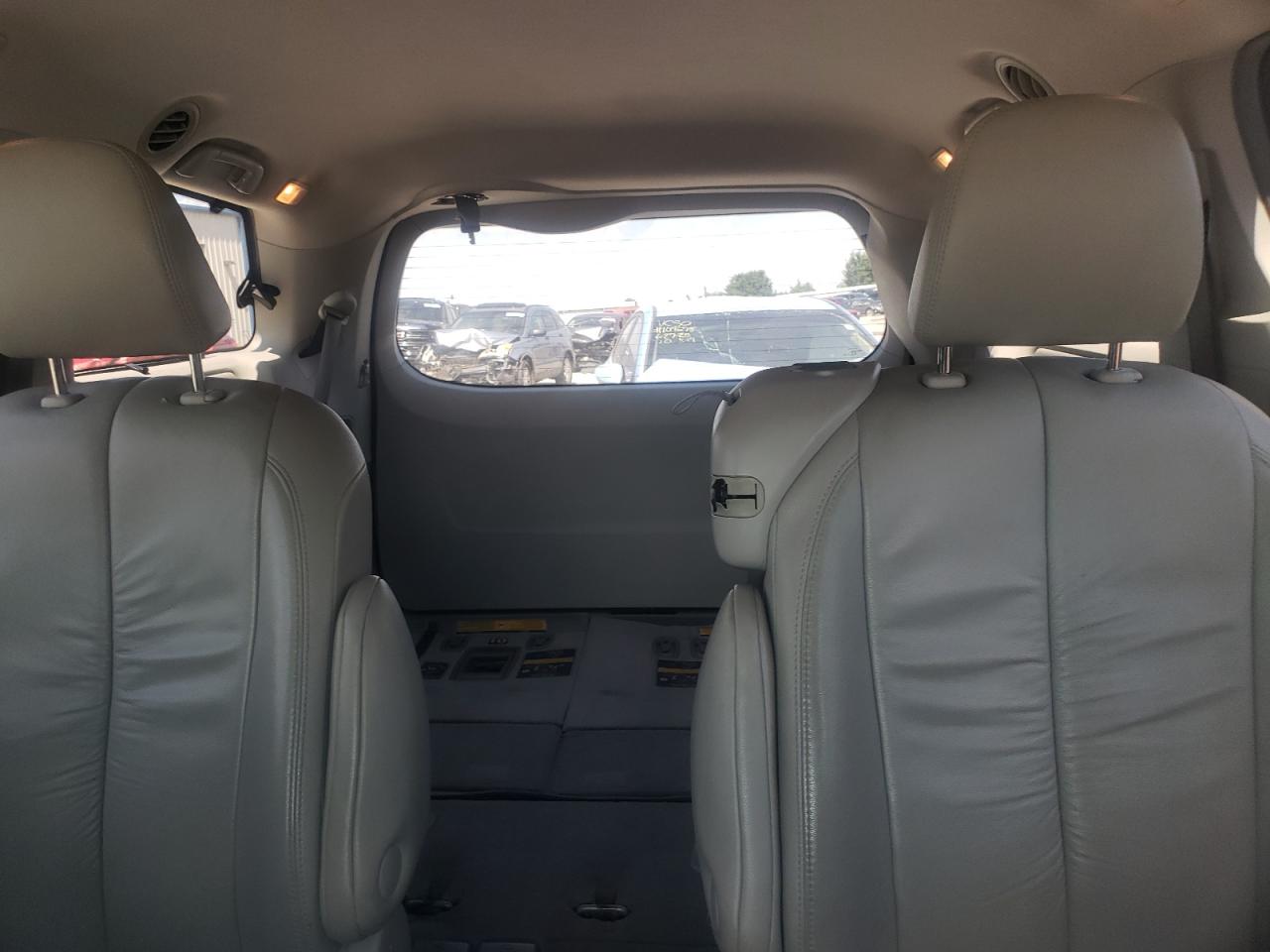 2011 Toyota Sienna Xle VIN: 5TDYK3DC1BS055138 Lot: 63000605