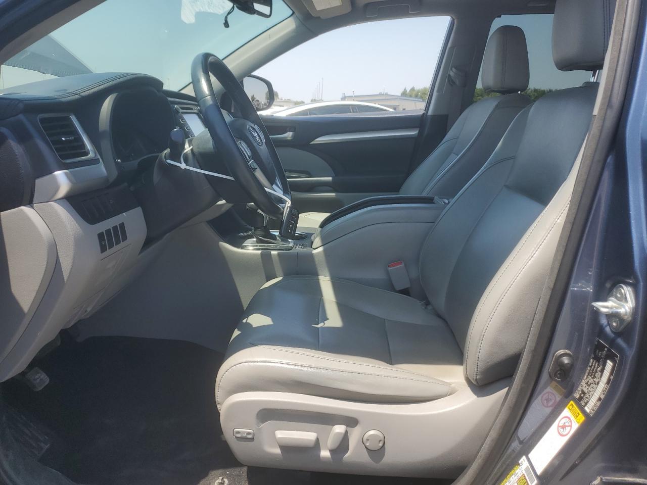2016 Toyota Highlander Xle VIN: 5TDJKRFH9GS299799 Lot: 64113725