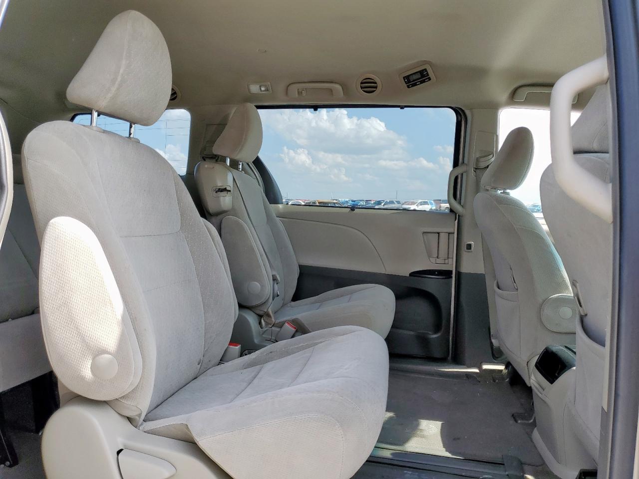 2015 Toyota Sienna Le VIN: 5TDKK3DC4FS552390 Lot: 64284755