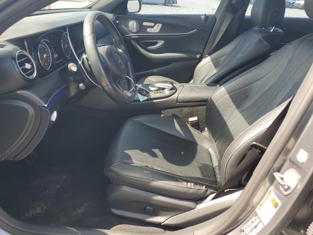2018 Mercedes-Benz E 300 VIN: WDDZF4JB8JA302599 Lot: 64134055