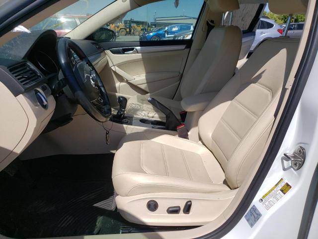  VOLKSWAGEN PASSAT 2019 White