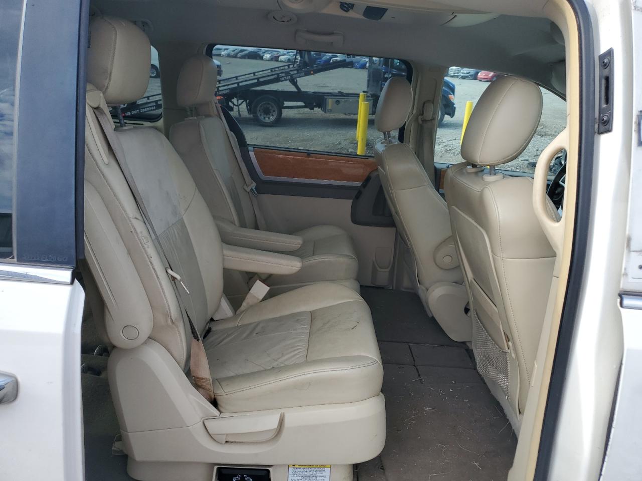 2008 Chrysler Town & Country Limited VIN: 2A8HR64X28R690461 Lot: 63694715
