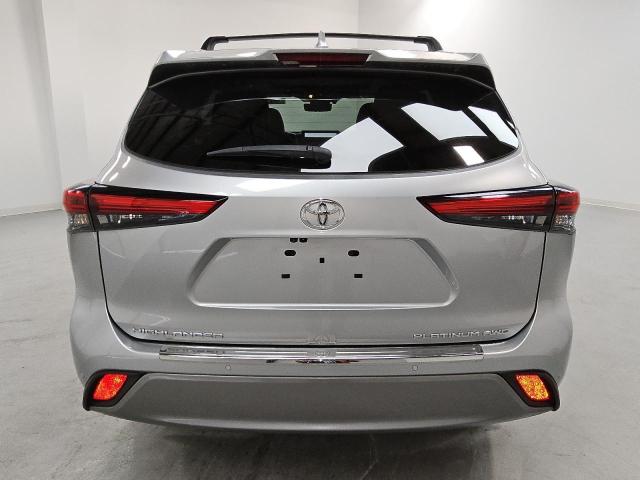  TOYOTA HIGHLANDER 2023 Серебристый