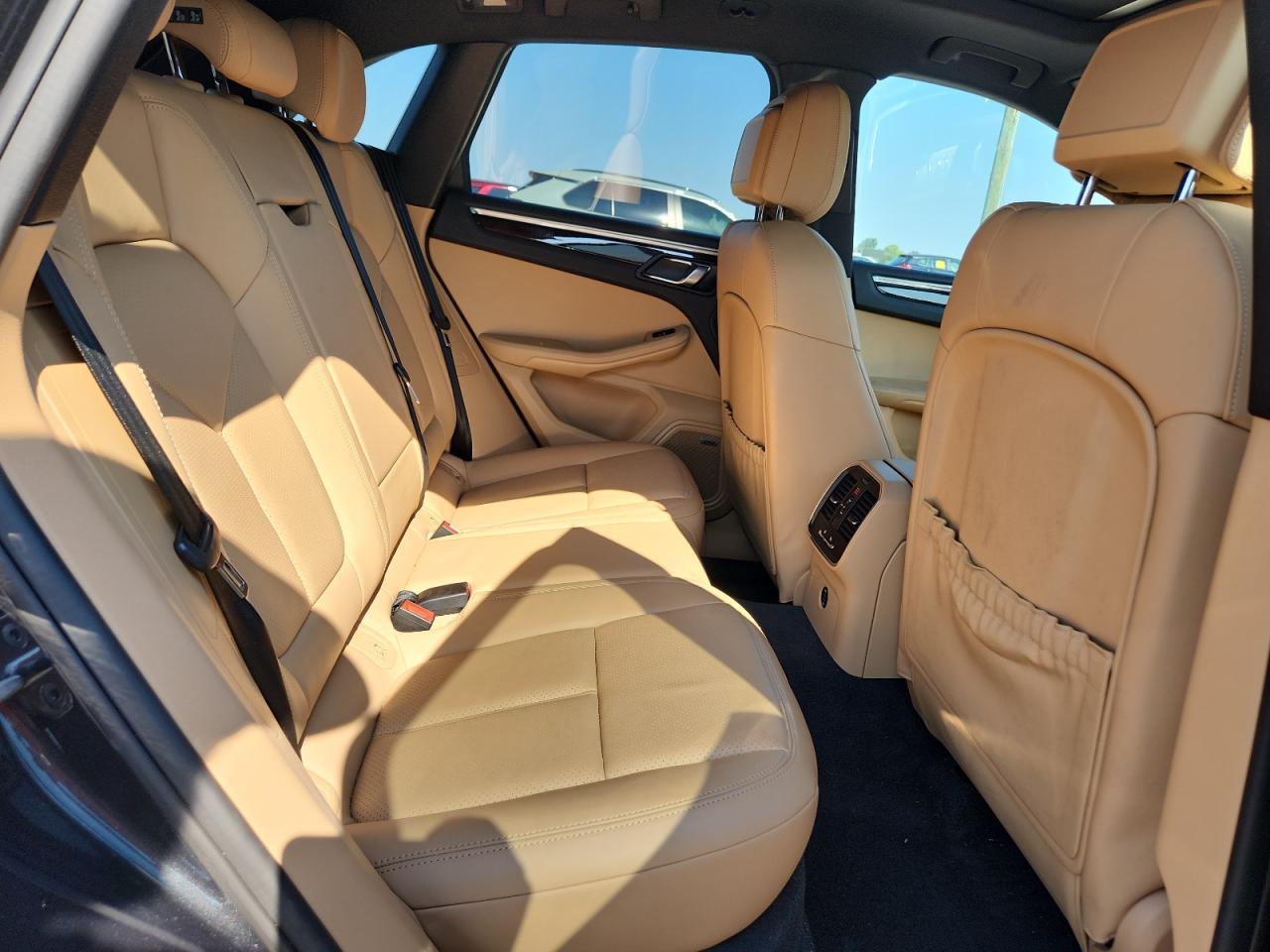 2018 Porsche Macan VIN: WP1AA2A51JLB12215 Lot: 62803345