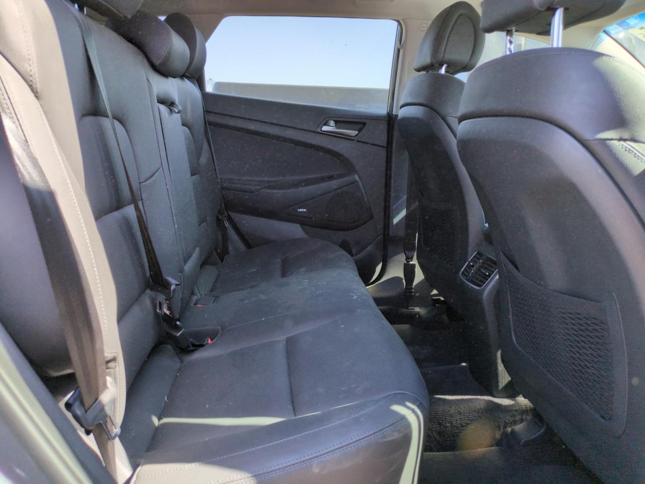 KM8J3CA29JU778008 2018 Hyundai Tucson Value