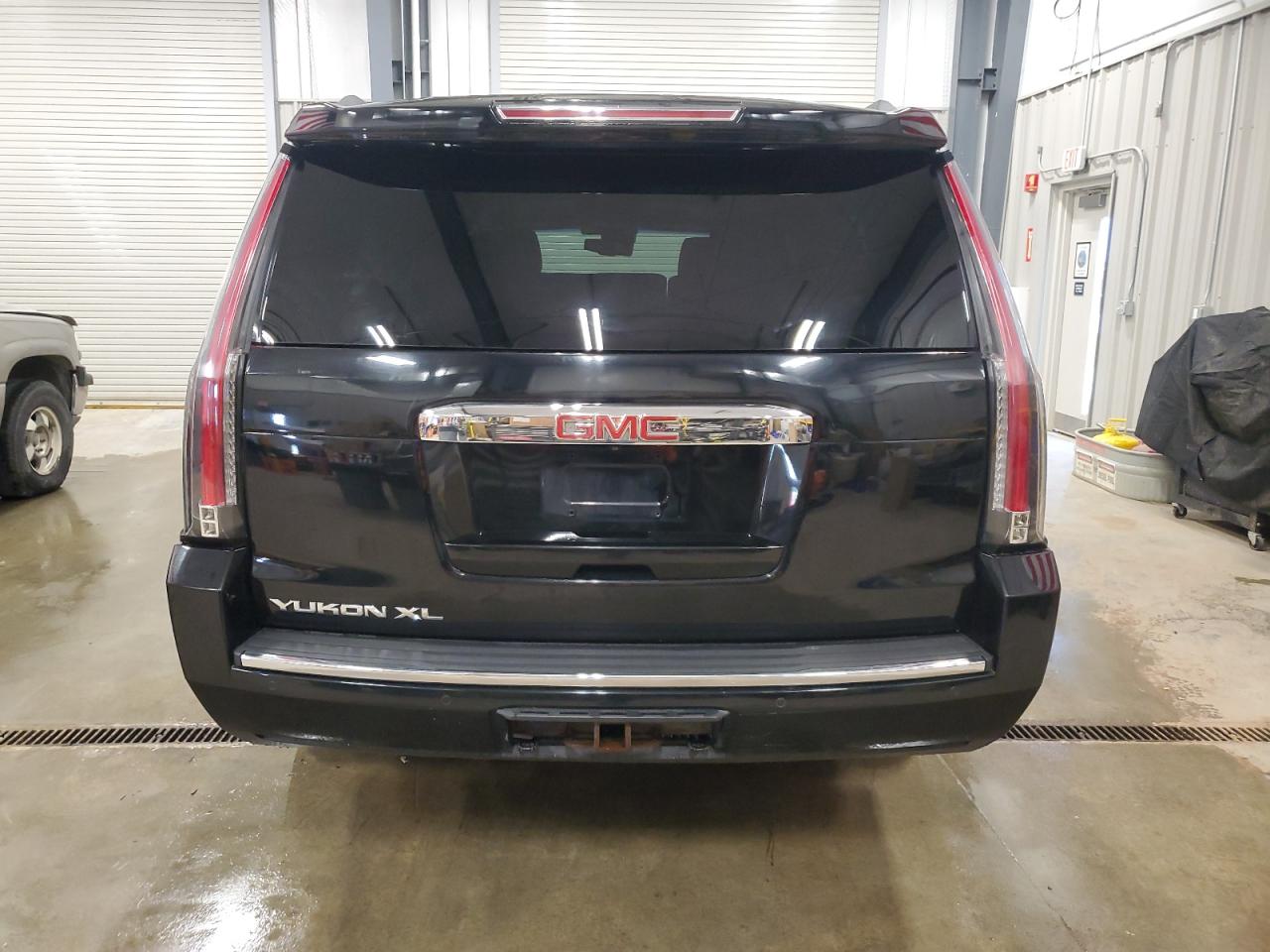 2016 GMC Yukon Xl Denali VIN: 1GKS2HKJ6GR333823 Lot: 63205555