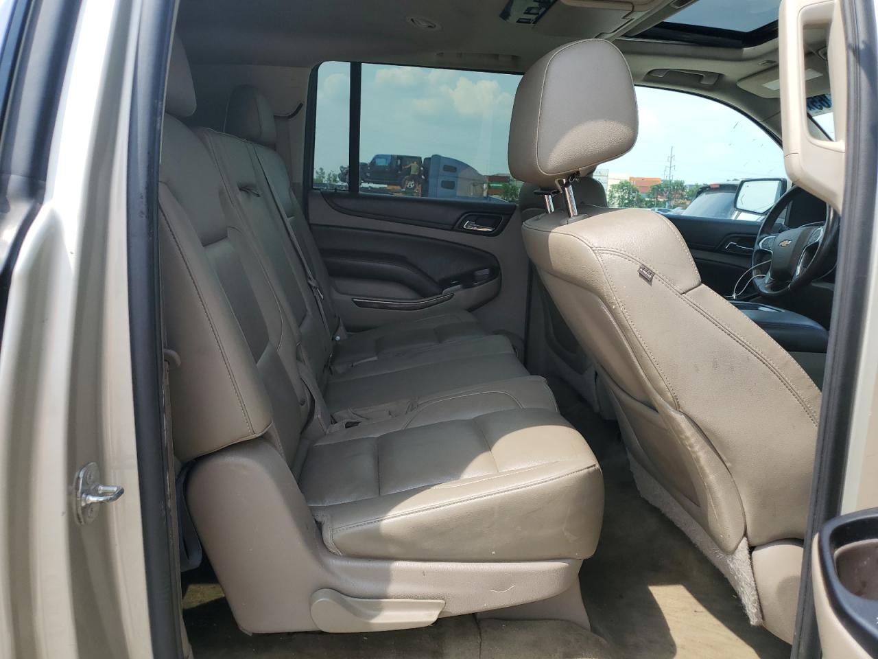 2015 Chevrolet Suburban K1500 Lt VIN: 1GNSKJKC6FR507464 Lot: 64788765
