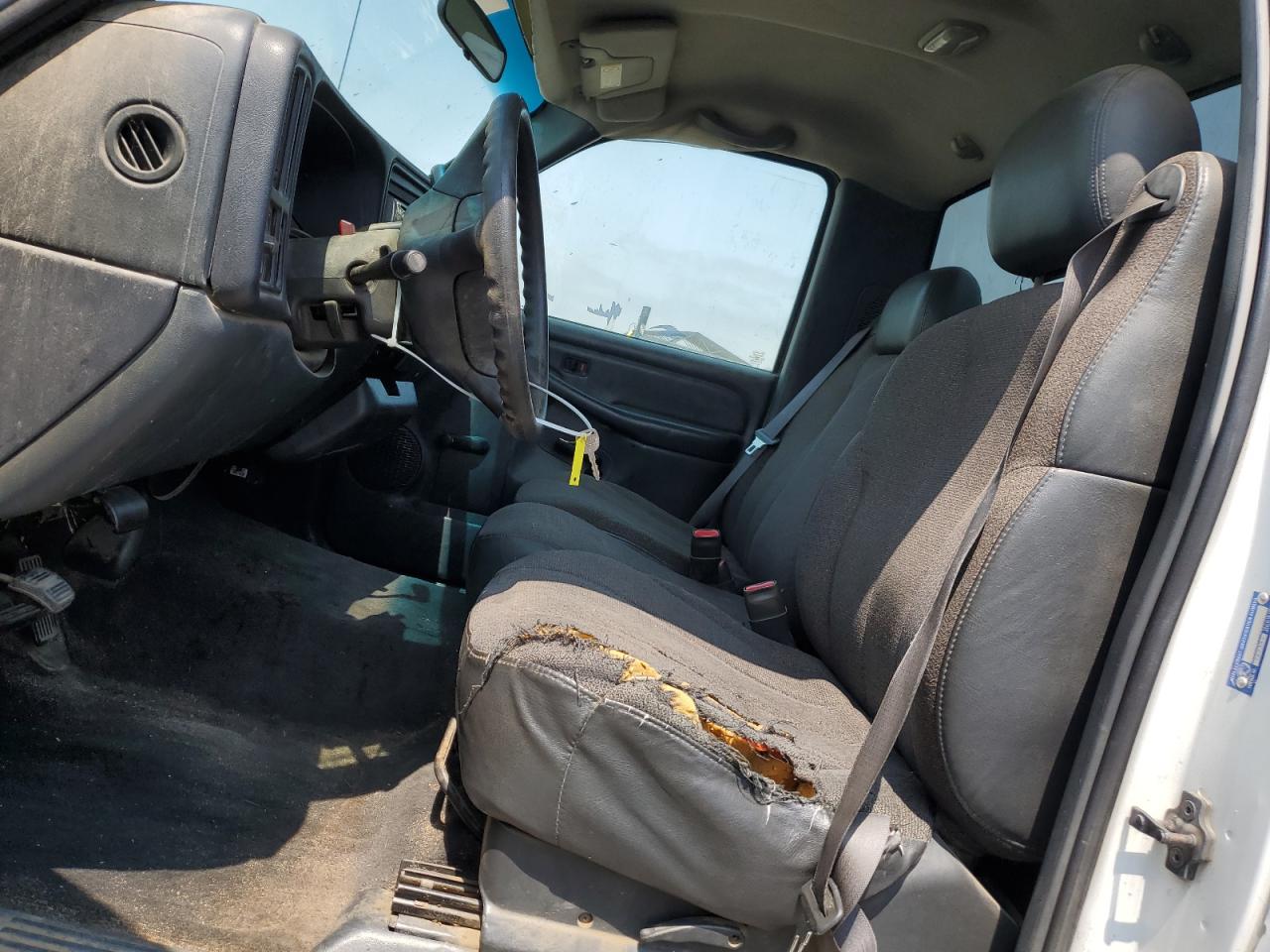 2000 Chevrolet Silverado C1500 VIN: 1GCEC14W6YZ299647 Lot: 63344075