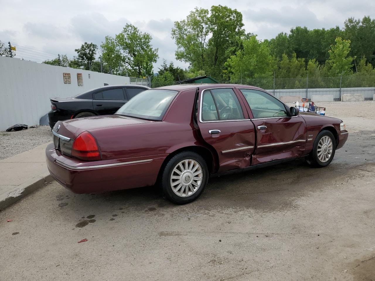 2010 Mercury Grand Marquis Ls brown null flexible 2MEBM7FV6AX605554 photo #4
