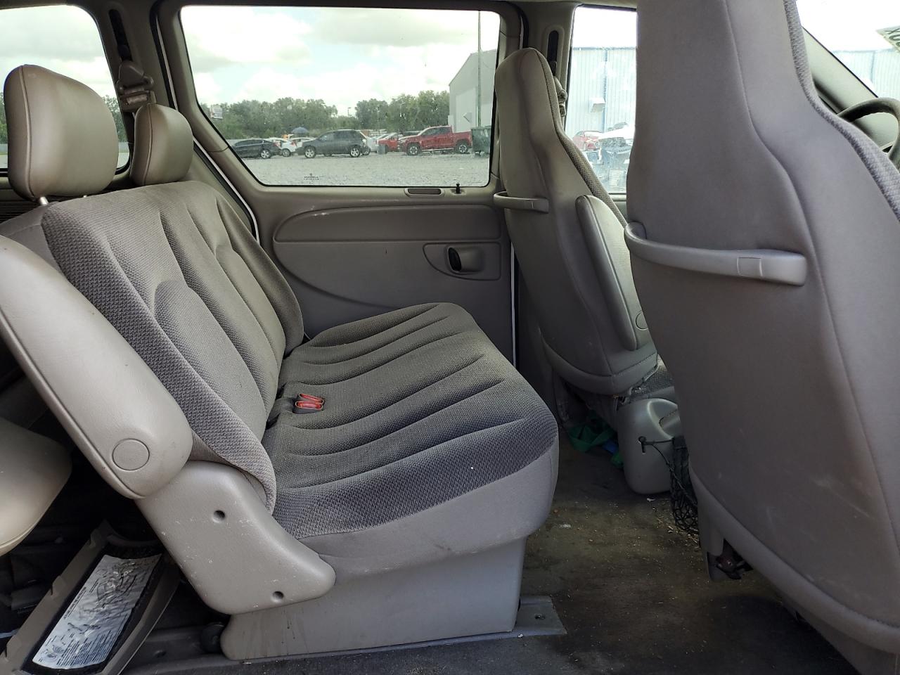 2002 Dodge Caravan Se VIN: 1B4GP253X2B700511 Lot: 65169105