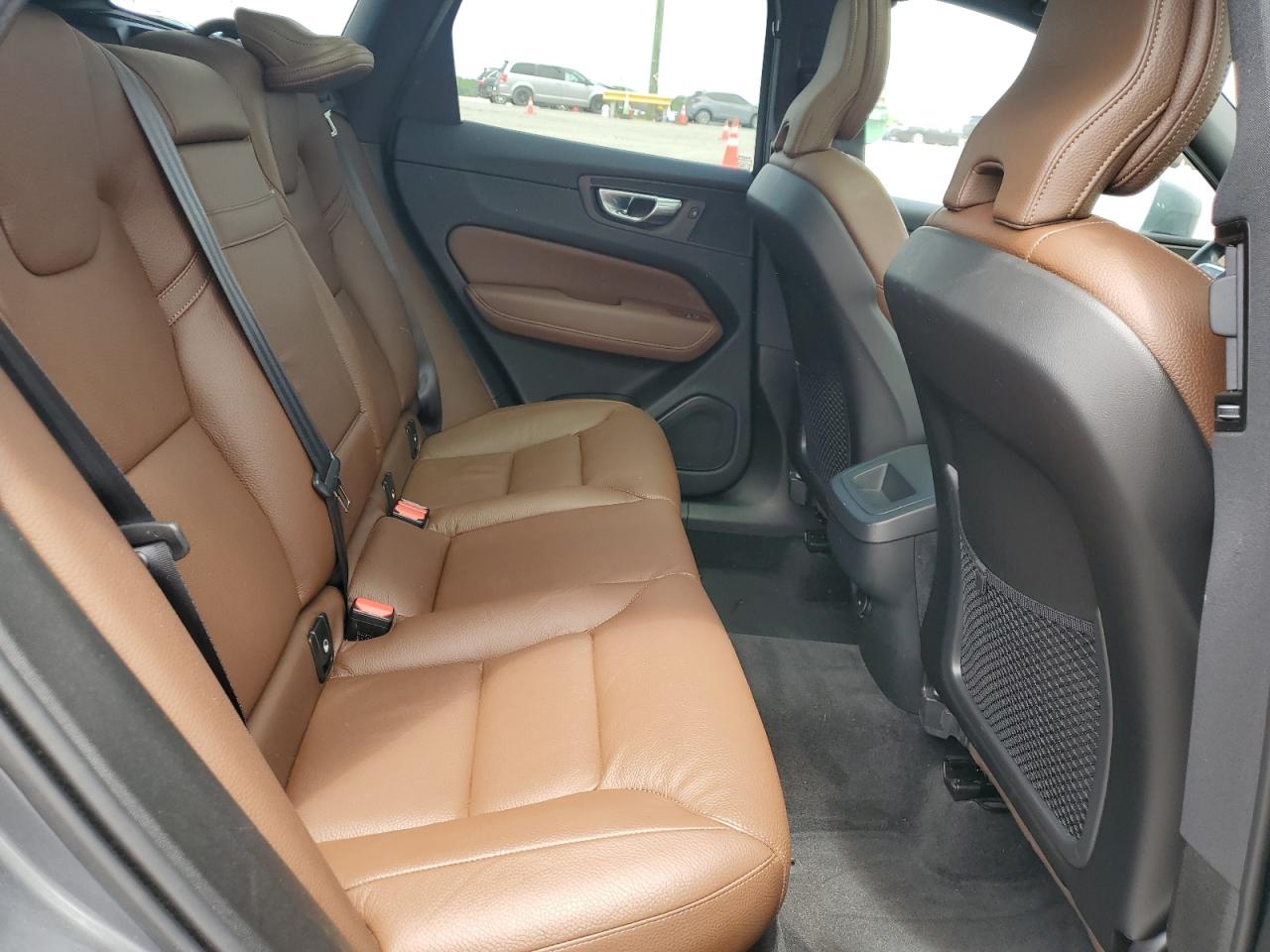 2021 Volvo Xc60 T5 Momentum VIN: YV4102DKXM1840893 Lot: 62770615