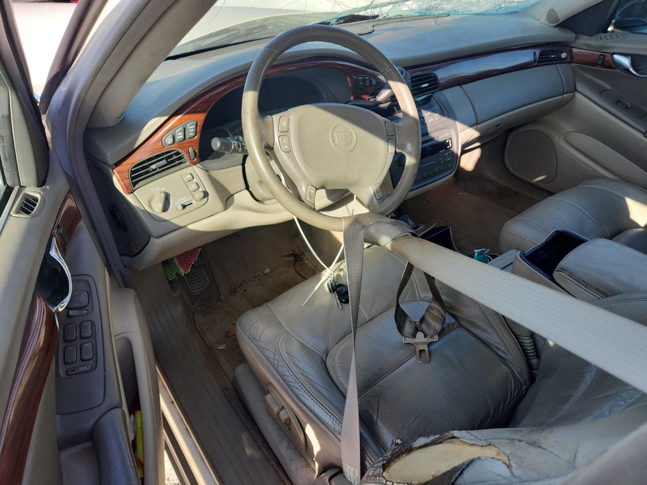 2004 Cadillac Deville VIN: 1G6KD54YX4U205319 Lot: 65475145