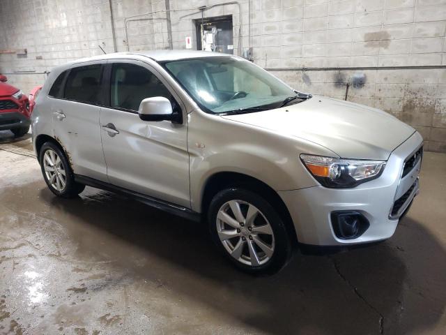  MITSUBISHI OUTLANDER 2015 Srebrny