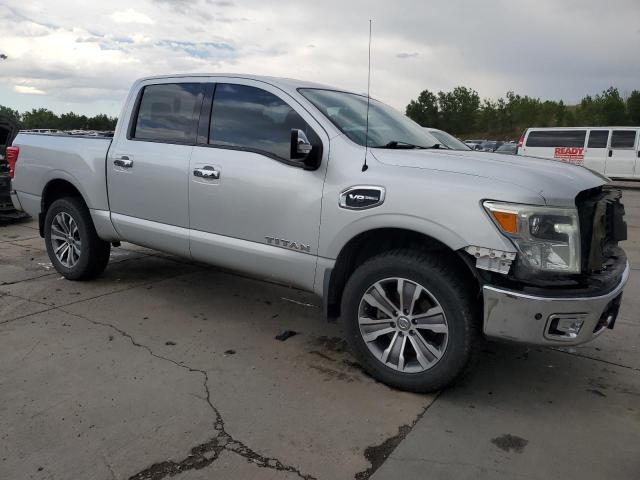  NISSAN TITAN 2017 Серебристый