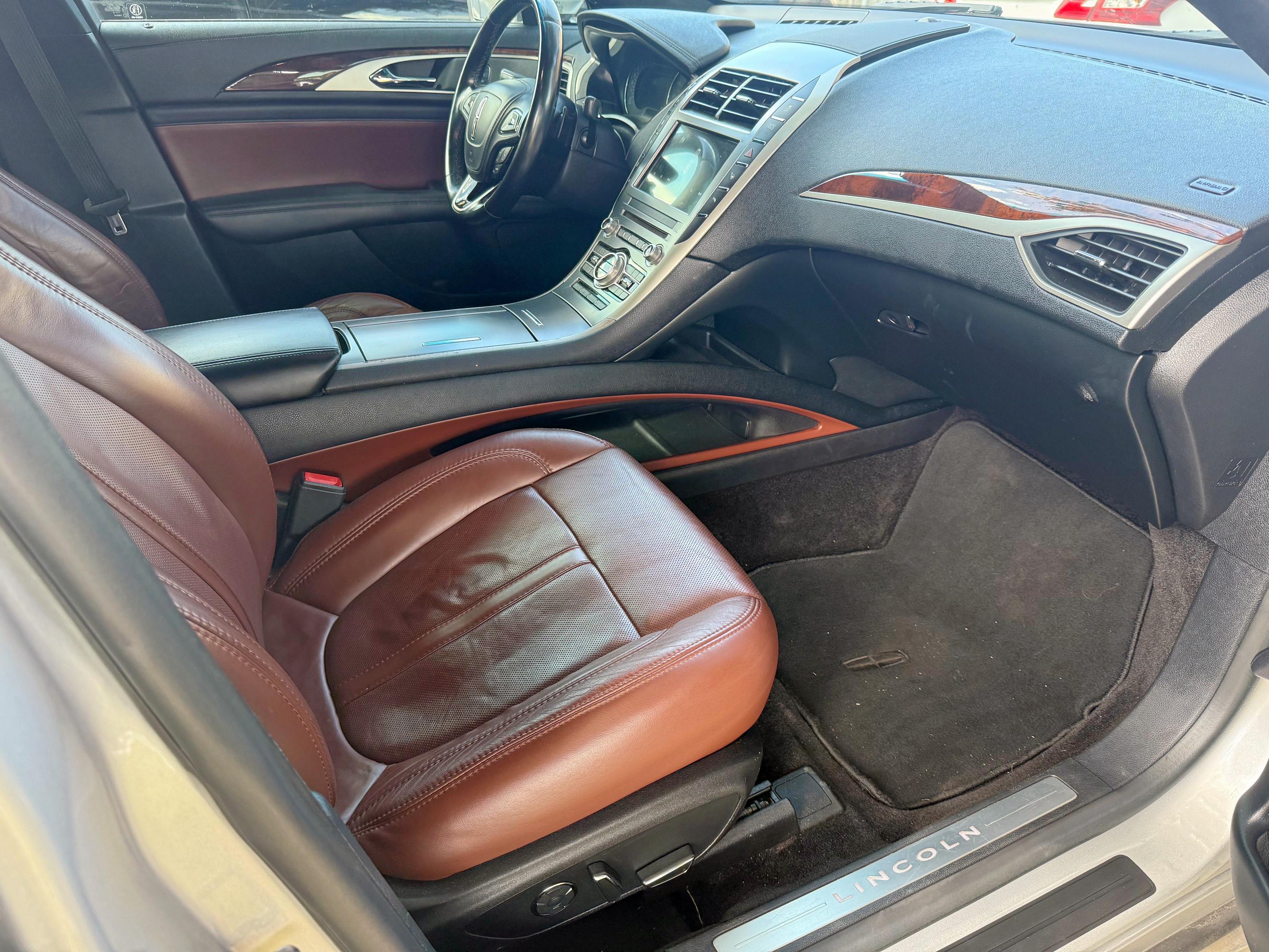 Sedans LINCOLN MKZ 2017 Srebrny