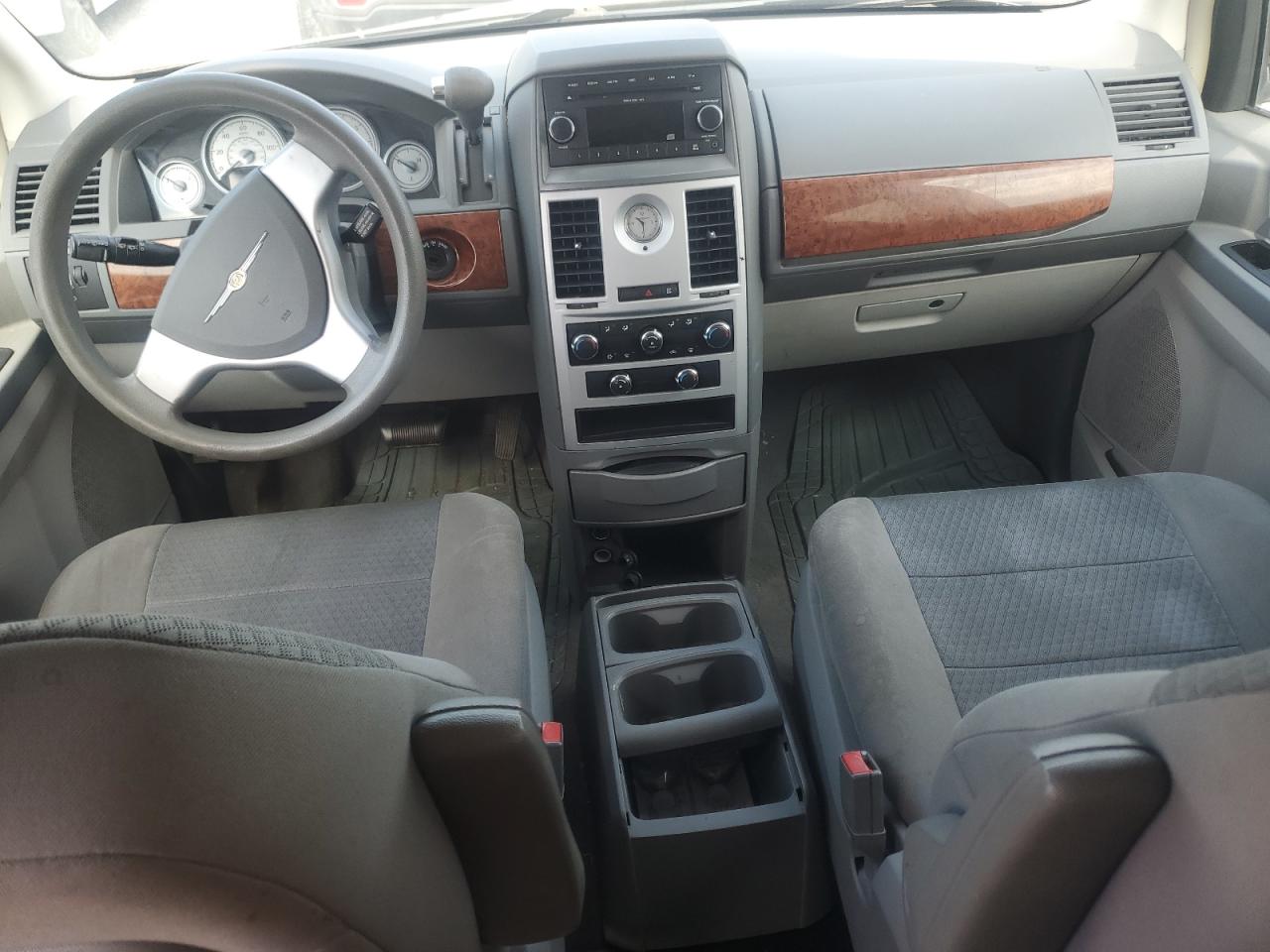 2009 Chrysler Town & Country Lx VIN: 2A8HR44E89R526765 Lot: 64310735