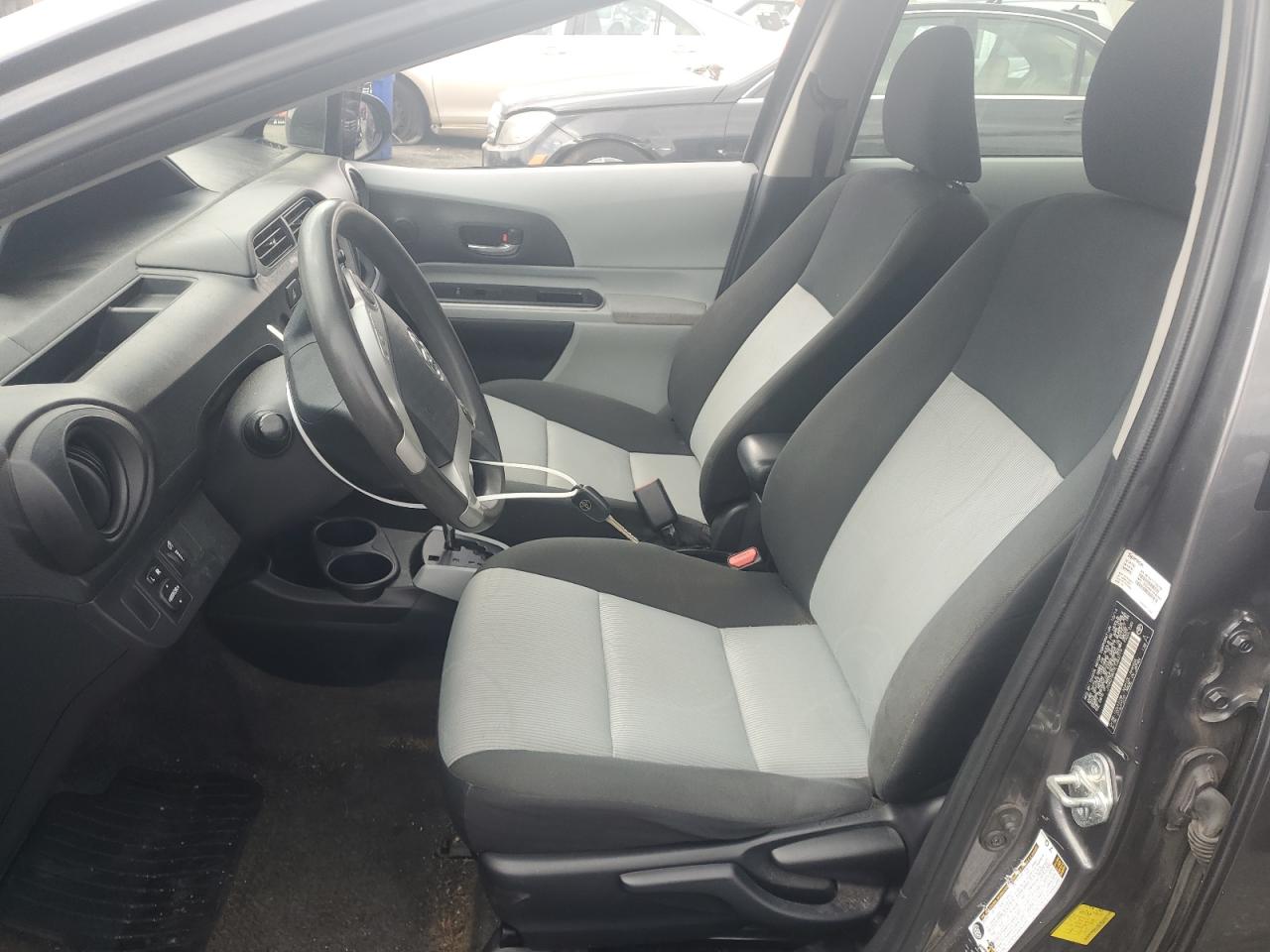 2014 Toyota Prius C VIN: JTDKDTB31E1083719 Lot: 65768975