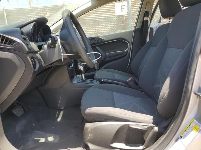 Sedans FORD FIESTA 2014 Silver