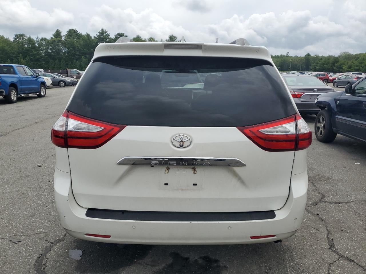 2018 Toyota Sienna Xle VIN: 5TDDZ3DC2JS192436 Lot: 62954895