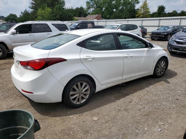 Sedans HYUNDAI ELANTRA 2015 Biały