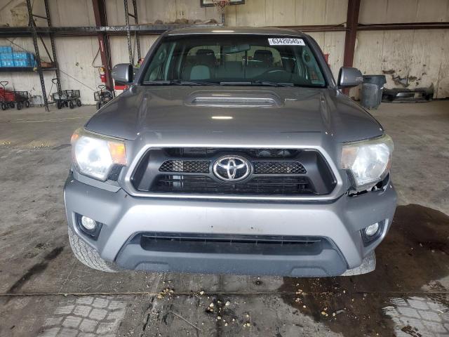  TOYOTA TACOMA 2015 Серебристый