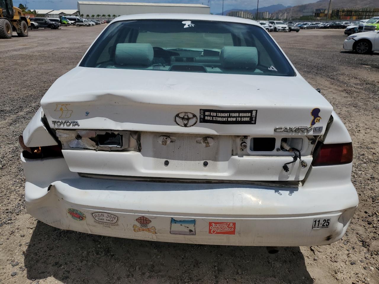 1998 Toyota Camry Ce VIN: 4T1BG22K1WU238595 Lot: 64233215