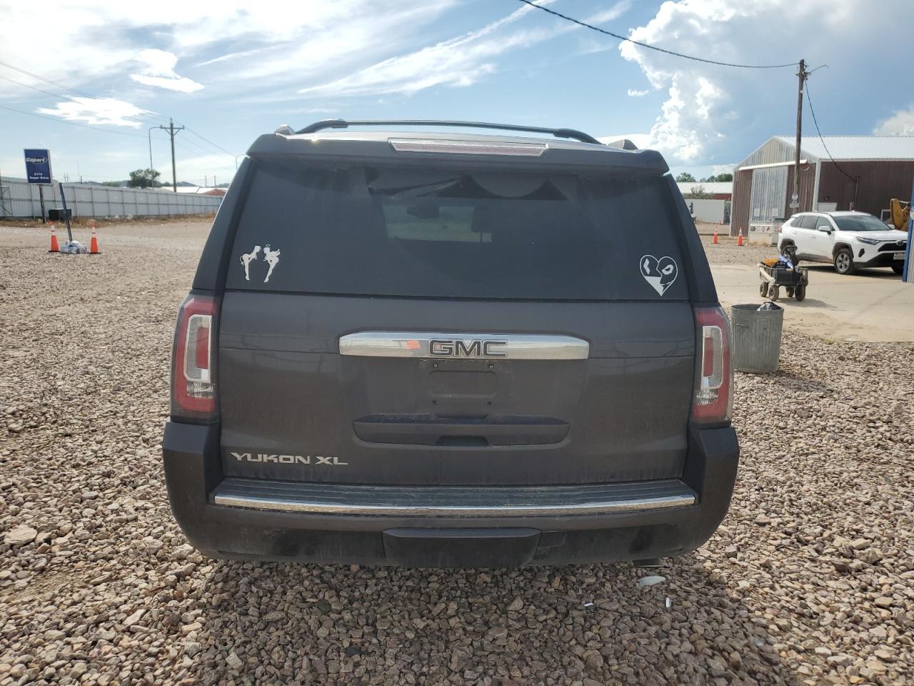 1gks2hkj1hr375267 1GKS2HKJ1HR375267 2017 GMC Yukon Xl Denali