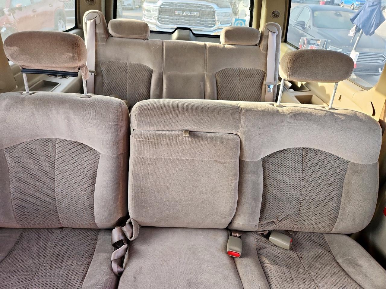 2001 Chevrolet Suburban C1500 VIN: 3GNEC16T11G252977 Lot: 65060545