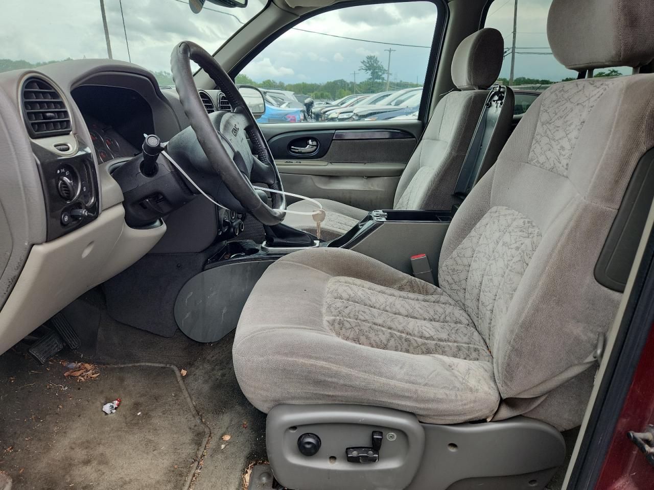 1gkdt13s632120376 1GKDT13S632120376 2003 GMC Envoy