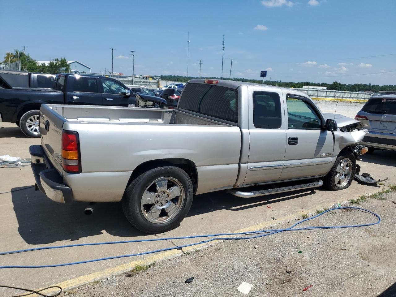2005 GMC New Sierra C1500 silver null gas 2GTEC19N551276266 photo #4