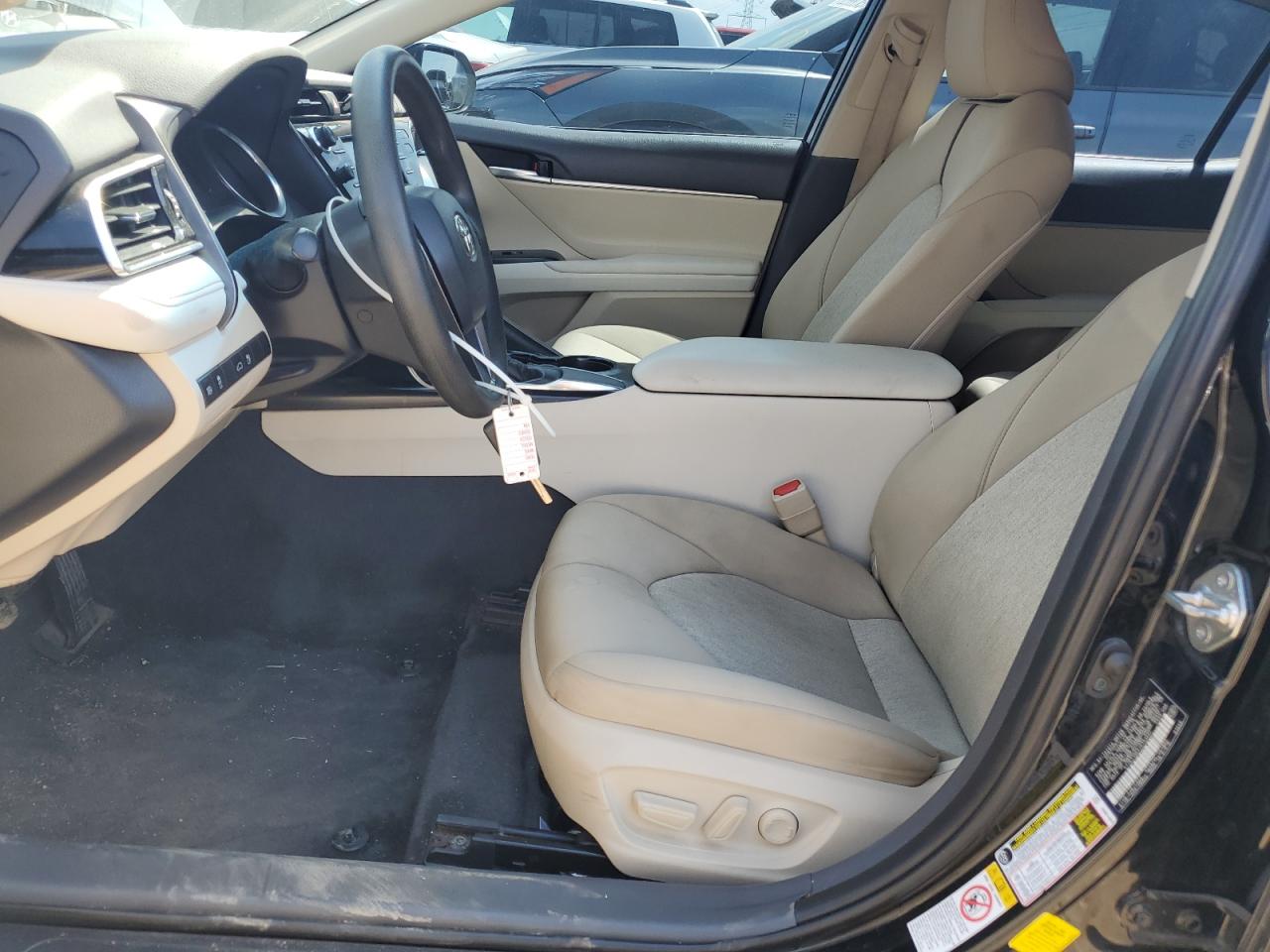 2018 Toyota Camry L VIN: 4T1B11HK2JU143507 Lot: 62571125