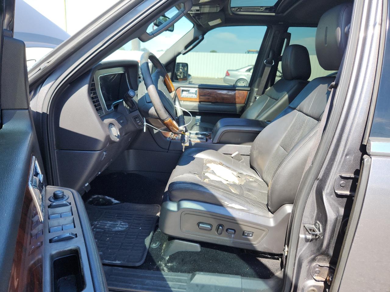 2011 Lincoln Navigator L VIN: 5LMJJ3J52BEJ09362 Lot: 63342215