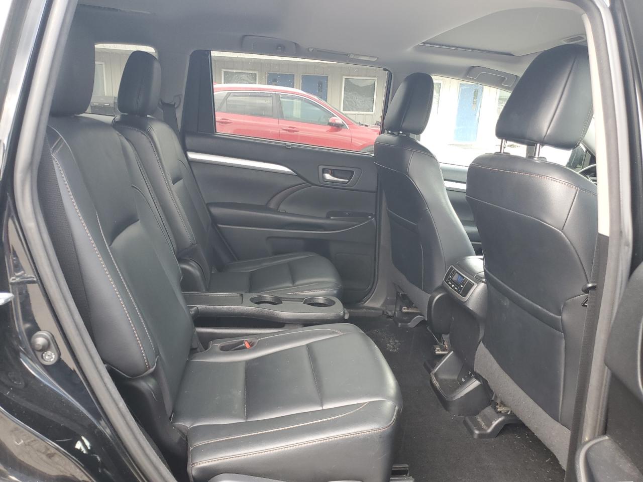 2017 Toyota Highlander Se VIN: 5TDJZRFH1HS460157 Lot: 64576595