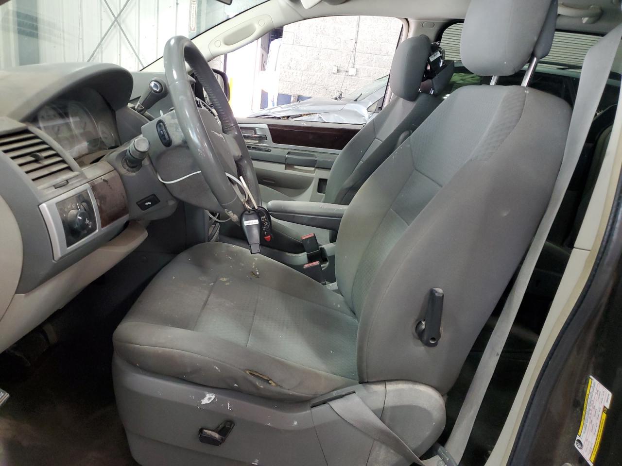 2010 Chrysler Town & Country Touring VIN: 2A4RR5D19AR442144 Lot: 64803965