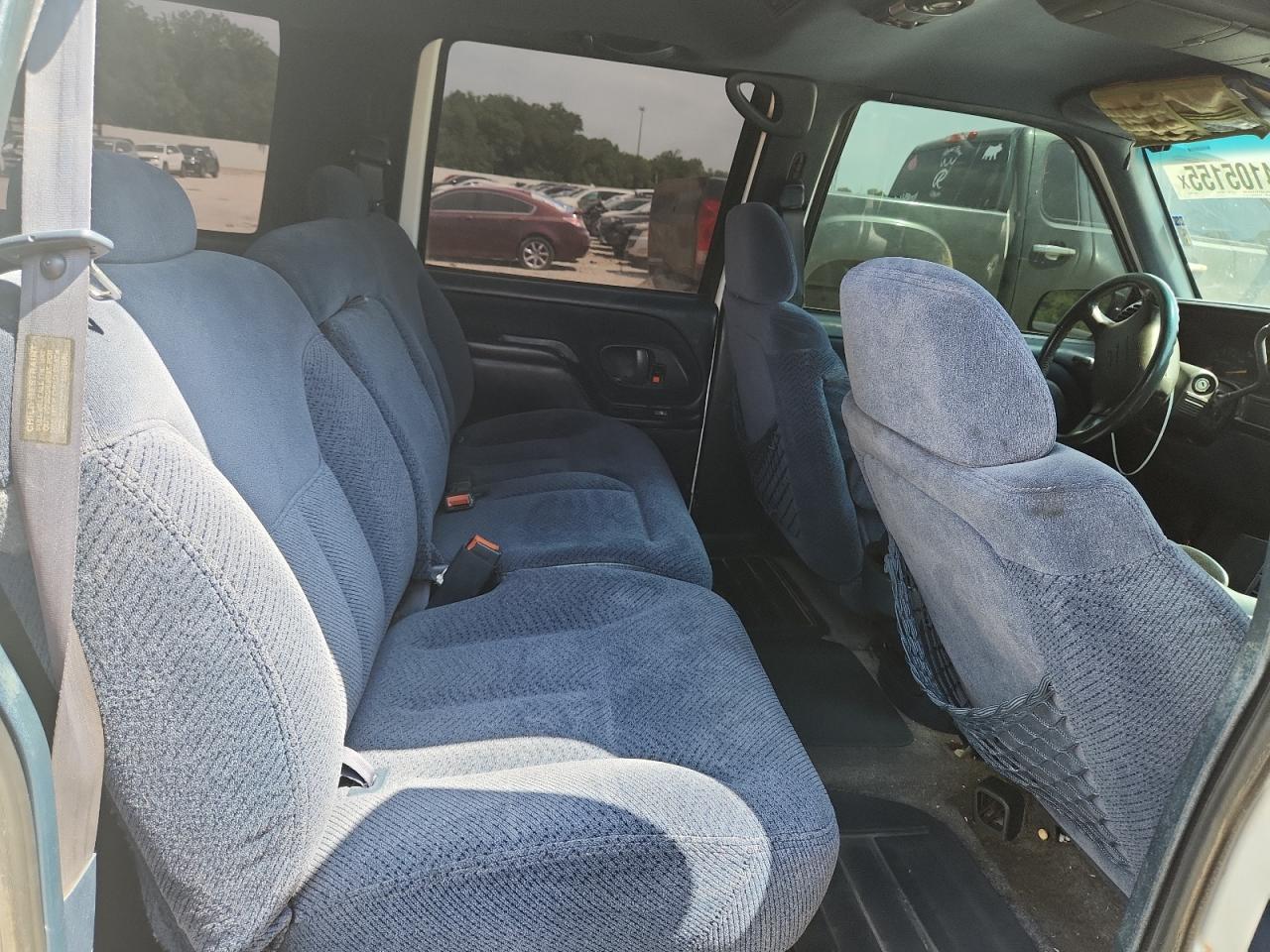 1997 Chevrolet Suburban C1500 VIN: 3GNEC16R0VG173651 Lot: 64105155